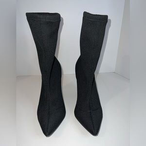 Steve Madden Women’s Size 7.5 Sock Style Heels